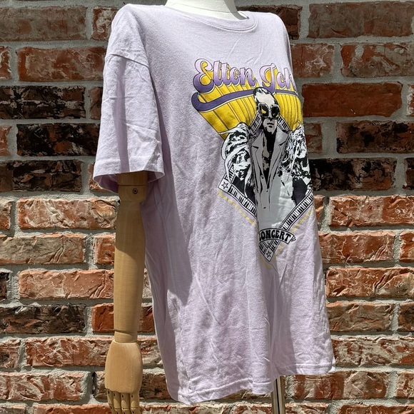 Elton John lavender concert tee / L / NWT - Picture 13 of 15